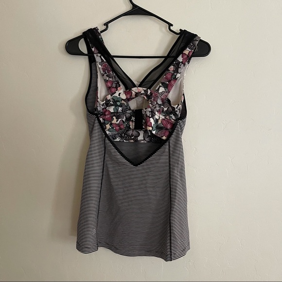 Lululemon• Super Sport Tank Bra Butterfly - Picture 12 of 12